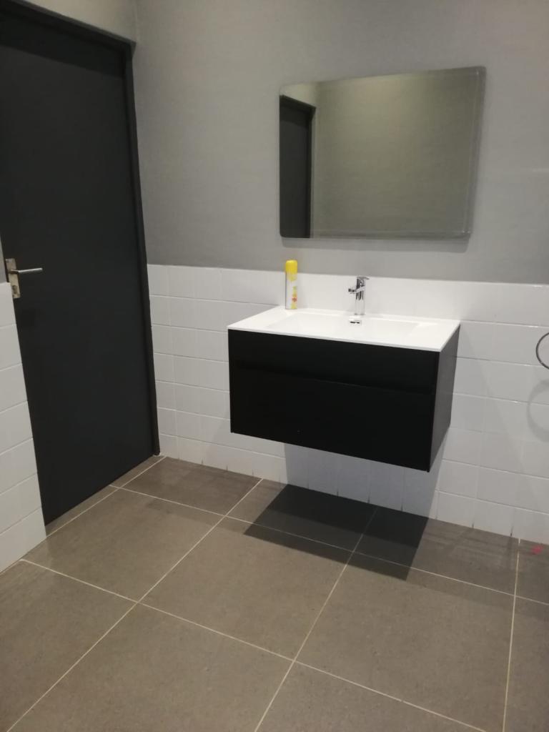 To Let Commercial Property for Rent in Pinelands Western Cape